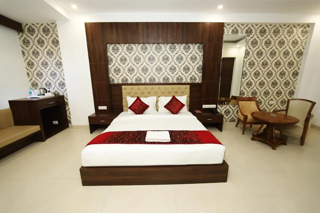 Hotel Almati Inn - Near Delhi Airport Nova Deli 3*,